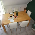 Darsser Weg 34 A _haus Lummennest_ *