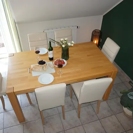 Darsser Weg 34 A _haus Lummennest_ *