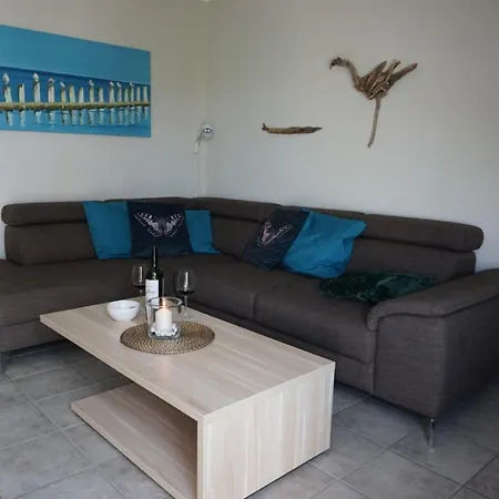 Darsser Weg 34 A _haus Lummennest_ *